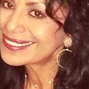 Meet your Posher, Gina